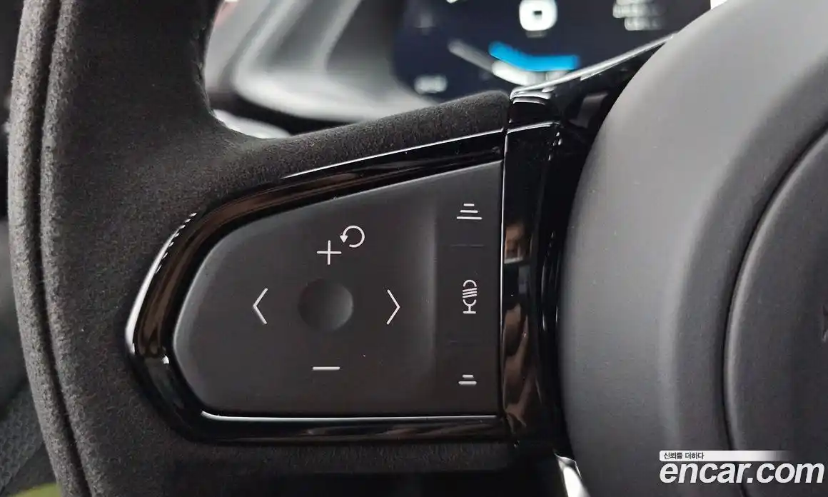 Lotus Emira 2024 3.5 механика в Москве № 256845, фото 18