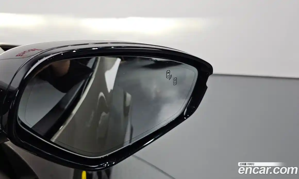 Lotus Emira 2024 3.5 механика в Москве № 256845, фото 19