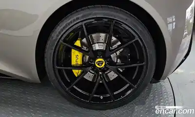 Lotus Emira 2024 3.5 механика в Москве № 256845, миниатюра 5
