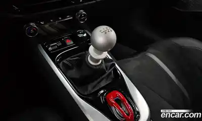 Lotus Emira 2024 3.5 механика в Москве № 256845, миниатюра 9