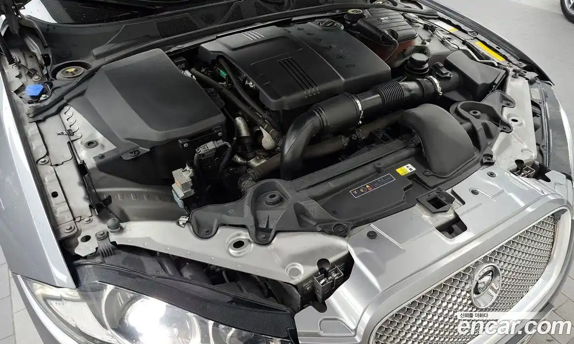 Jaguar XF 2012 2.2 гидро в Москве № 268022, фото 6