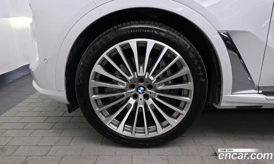 BMW X7 2023 3.0 гидро в Москве № 279912, фото 5