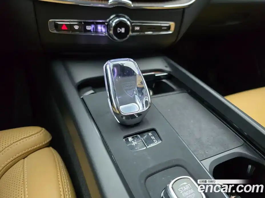 Volvo XC60 2023 2.0 гидро в Москве № 293933, фото 13