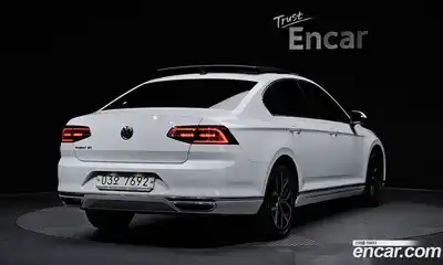 Volkswagen Passat 2018 2.0 гидро в Москве № 301346, миниатюра 2