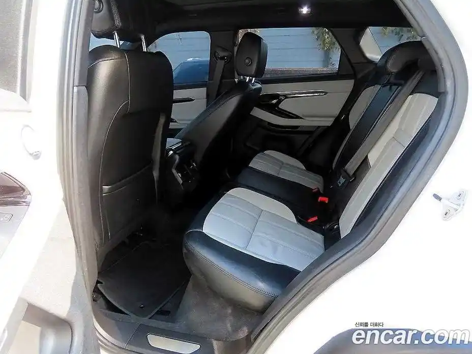 Land Rover Range-Rover Evoque 2021 2.0 гидро в Москве № 328304, фото 18