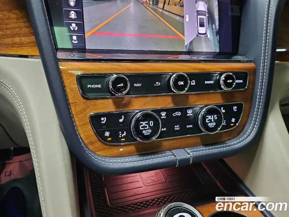 Bentley Bentayga 2021 4.0 гидро в Москве № 366530, фото 12