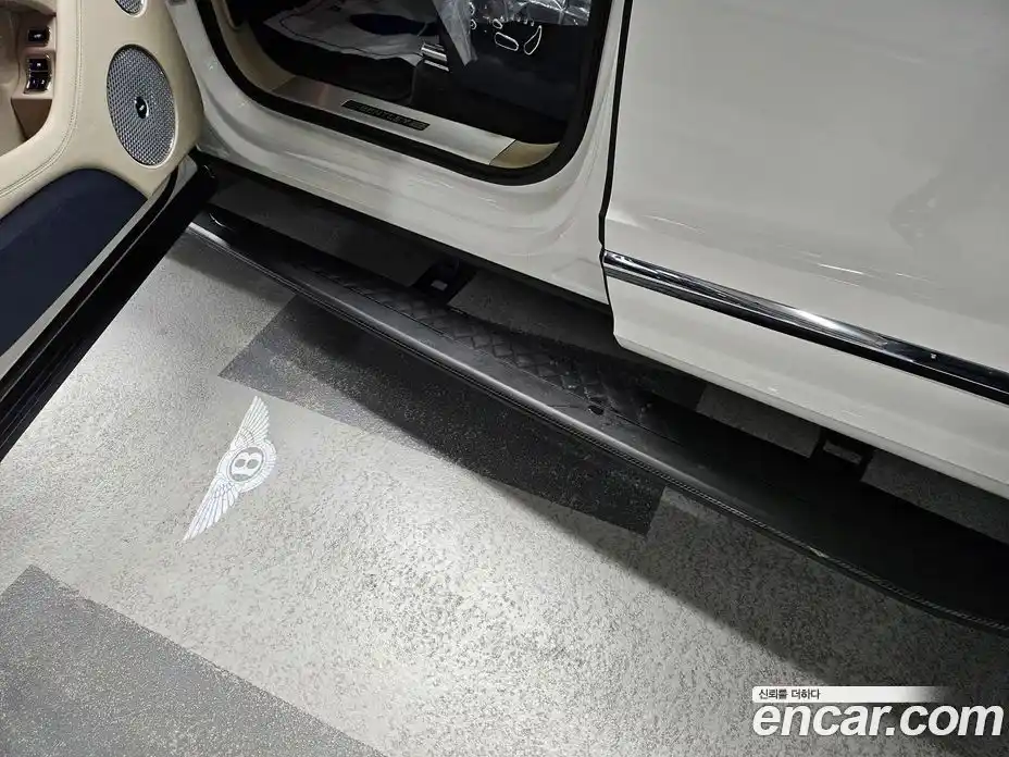 Bentley Bentayga 2021 4.0 гидро в Москве № 366530, фото 16