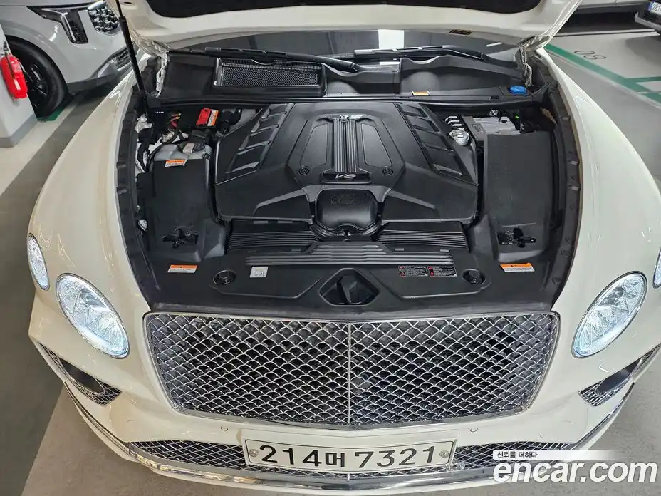 Bentley Bentayga 2021 4.0 гидро в Москве № 366530, фото 20