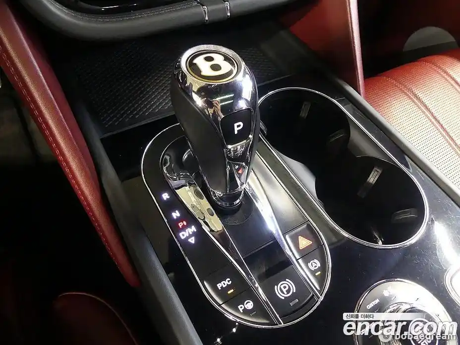 Bentley Bentayga 2020 4.0 гидро в Москве № 366537, фото 9