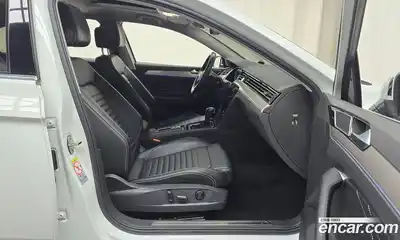 Volkswagen Passat 2022 2.0 гидро в Москве № 499820, миниатюра 11