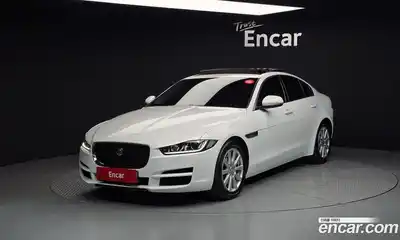 Jaguar XE, 2015
