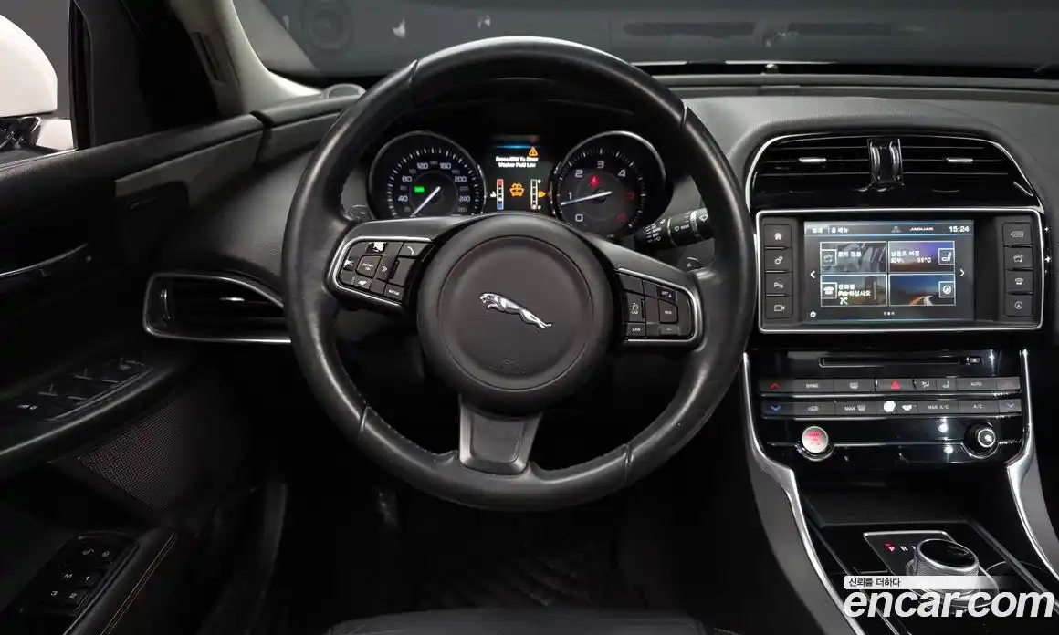 Jaguar XE 2015 2.0 гидро в Москве № 500195, фото 13