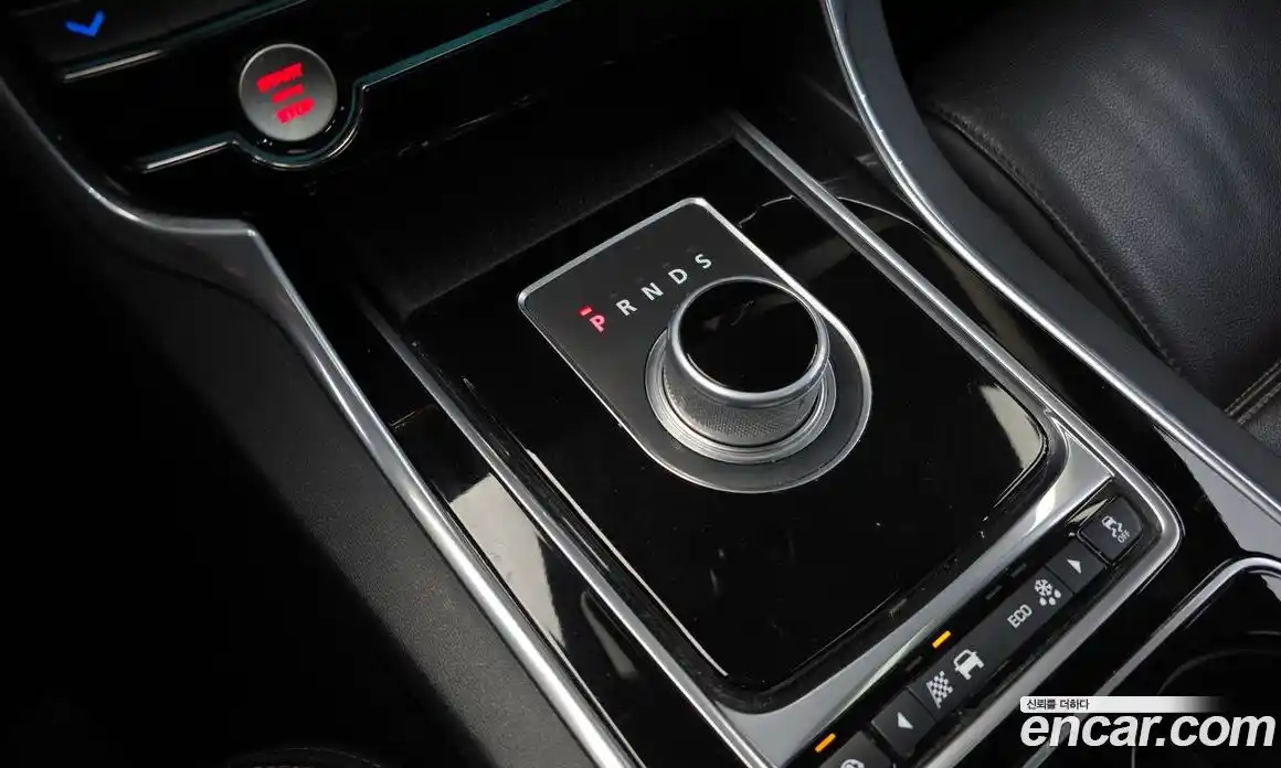 Jaguar XE 2015 2.0 гидро в Москве № 500195, фото 9