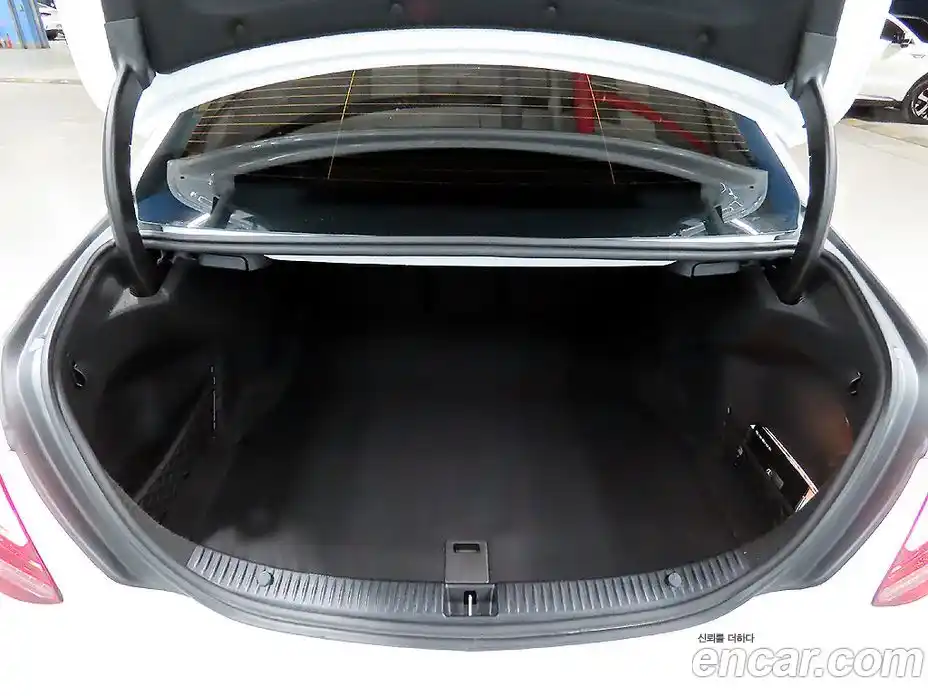 Mercedes-Benz C-Class 2019 2.0 гидро в Москве № 542719, фото 16