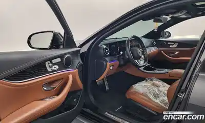 Mercedes-Benz E-Class 2021 1.9 гидро, миниатюра 10