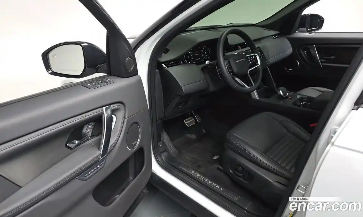Land Rover Discovery Sport 2025 2.0 гидро в Москве № 627225, фото 9