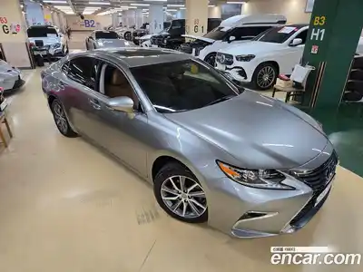 Lexus ES, 2018