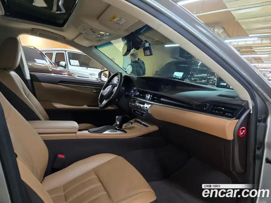 Lexus ES 2018 2.5 гидро в Москве № 802724, фото 13