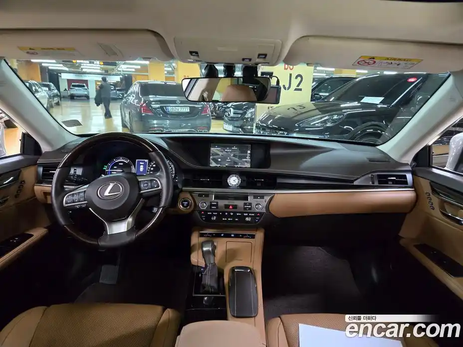 Lexus ES 2018 2.5 гидро в Москве № 802724, фото 15