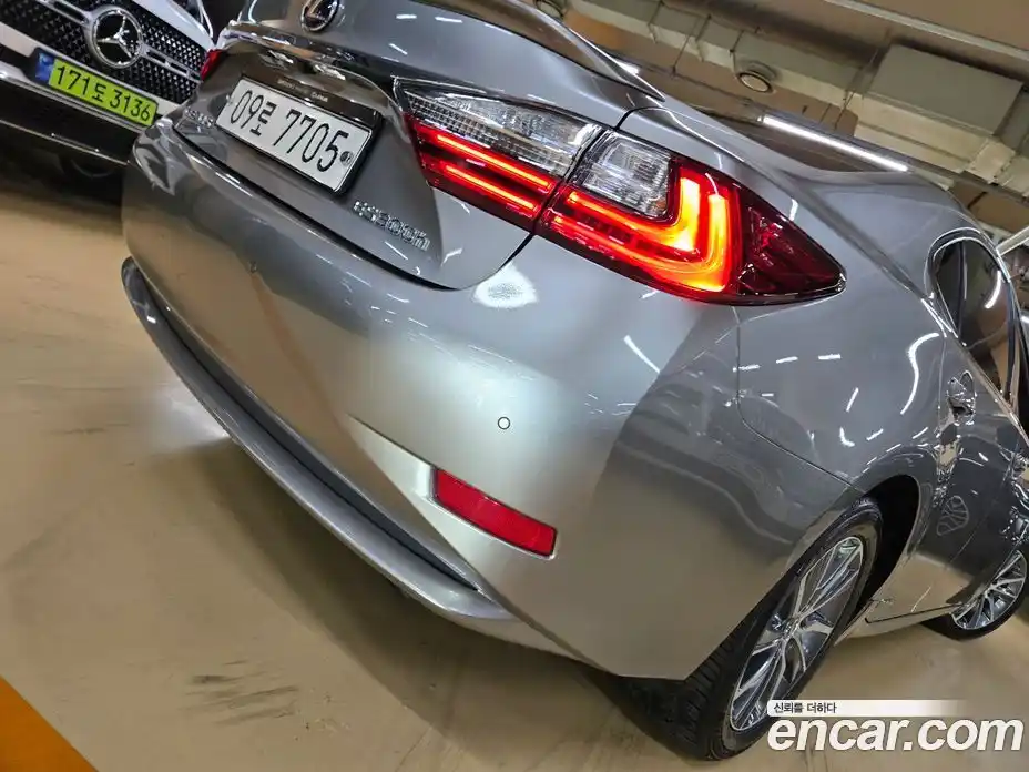Lexus ES 2018 2.5 гидро в Москве № 802724, фото 17