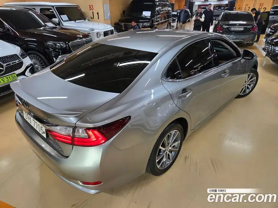 Lexus ES 2018 2.5 гидро в Москве № 802724, фото 4