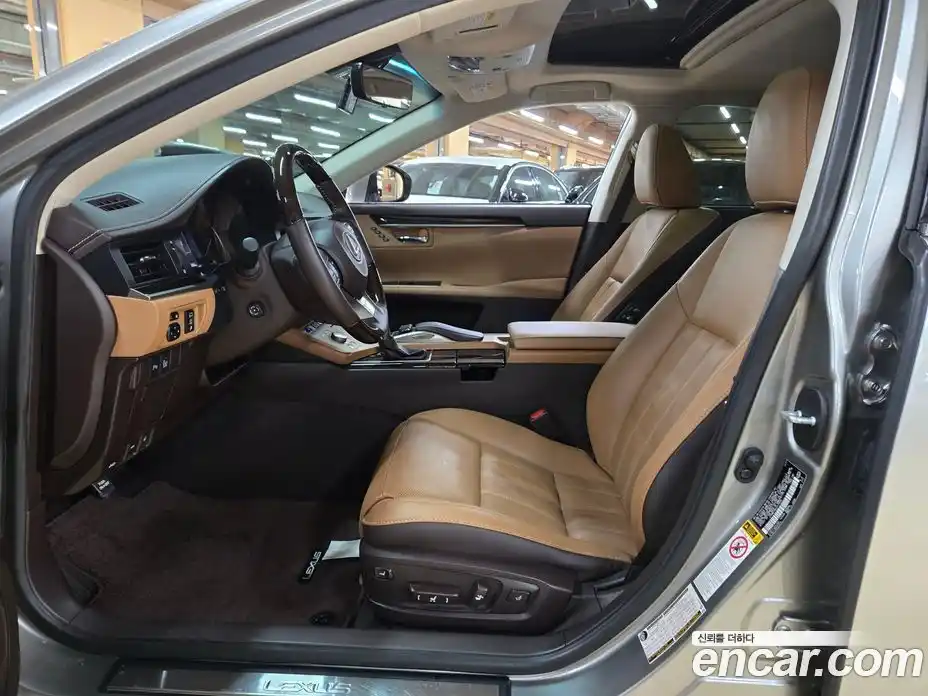 Lexus ES 2018 2.5 гидро в Москве № 802724, фото 6