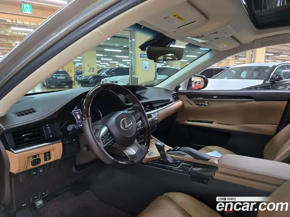 Lexus ES 2018 2.5 гидро в Москве № 802724, фото 10