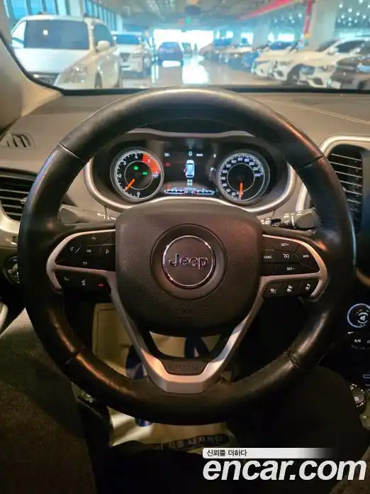 Jeep Cherokee 2018 2.2 гидро в Москве № 803103, фото 13