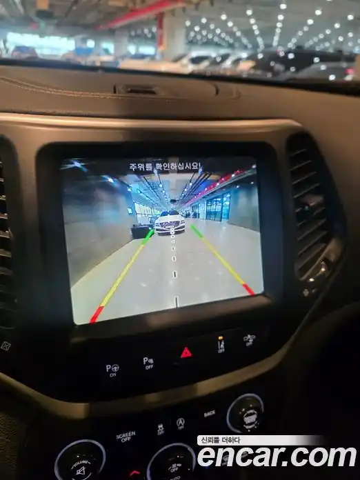 Jeep Cherokee 2018 2.2 гидро в Москве № 803103, фото 15