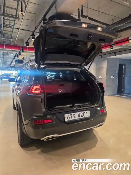 Jeep Cherokee 2018 2.2 гидро в Москве № 803103, фото 8