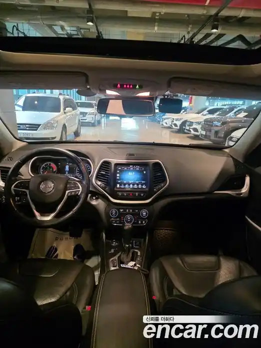 Jeep Cherokee 2018 2.2 гидро в Москве № 803103, фото 10