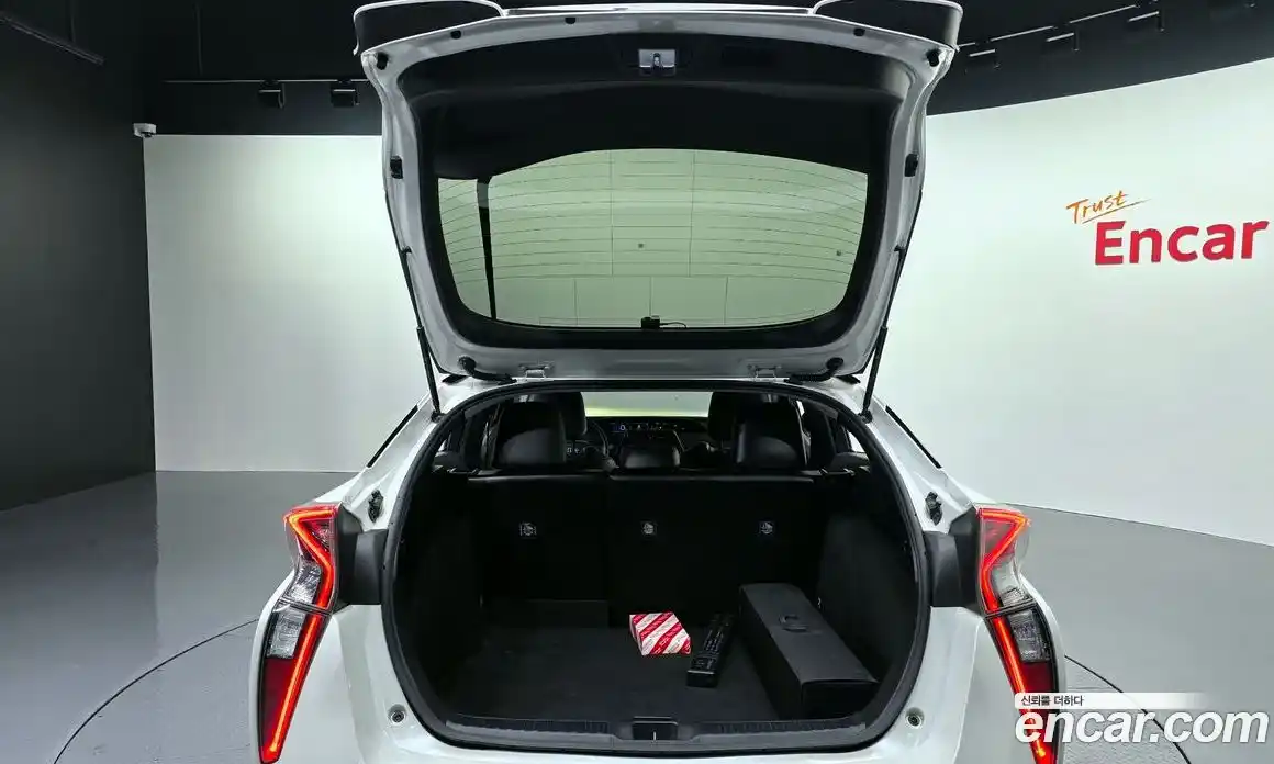 Toyota Prius 2018 1.8 гидро в Москве № 803205, фото 20