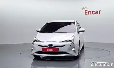 Toyota Prius 2018 1.8 гидро в Москве № 803205, миниатюра 3