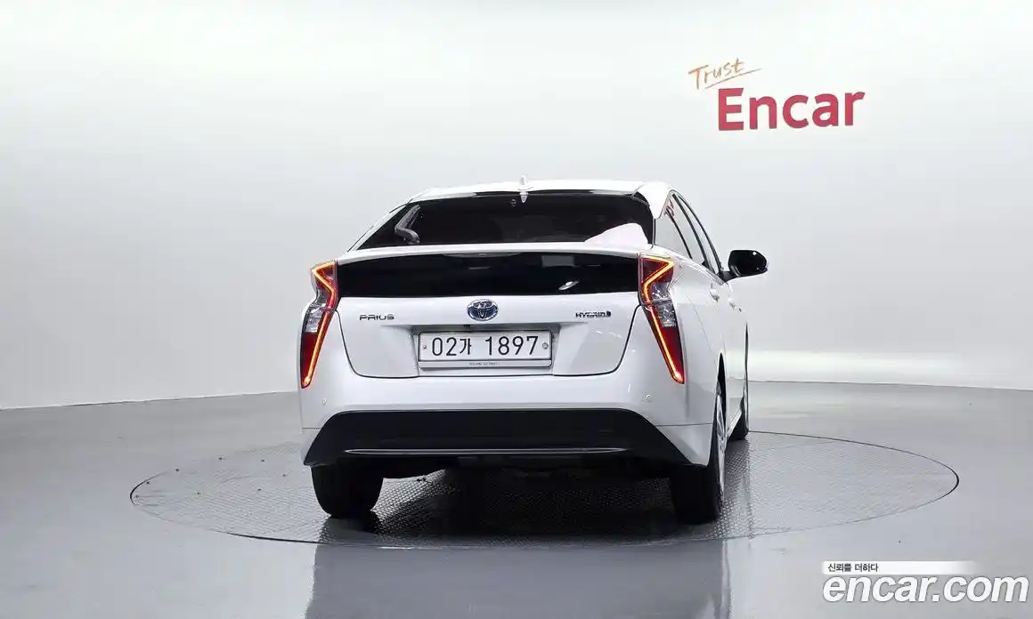 Toyota Prius 2018 1.8 гидро в Москве № 803205, фото 4