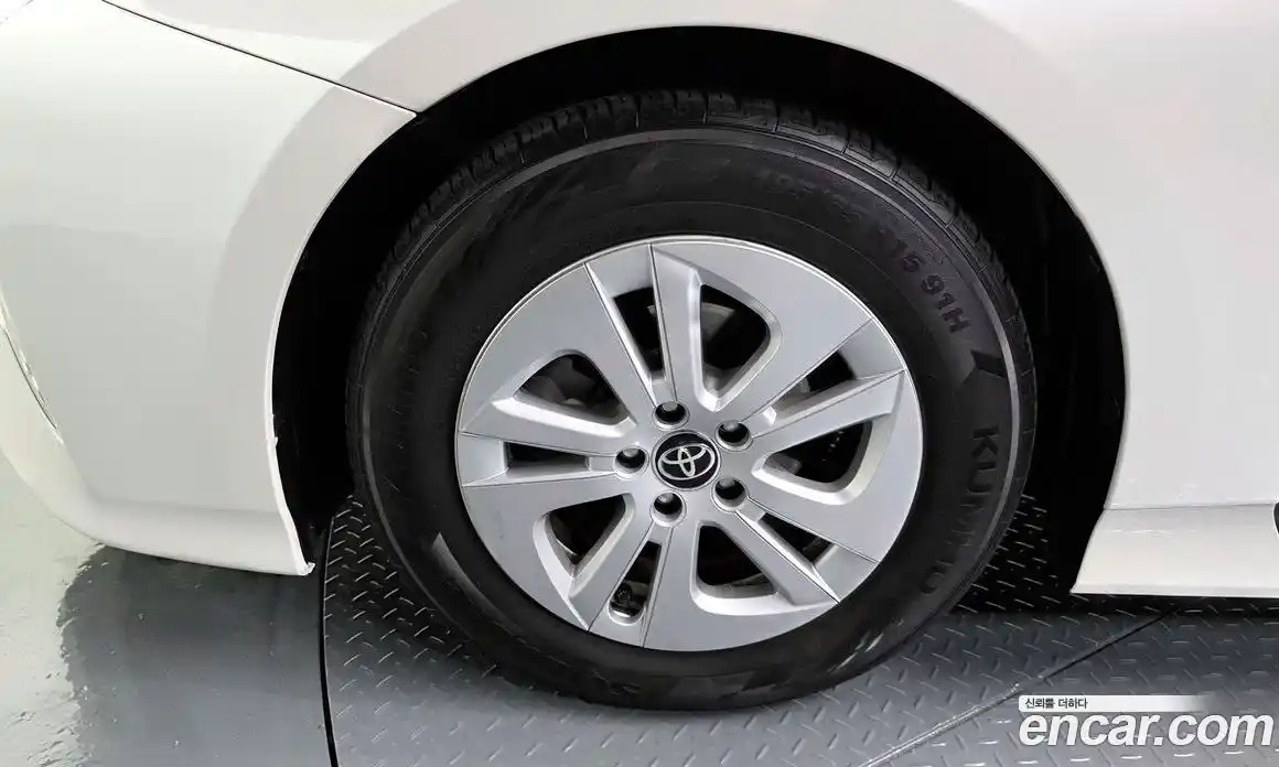 Toyota Prius 2018 1.8 гидро в Москве № 803205, фото 5