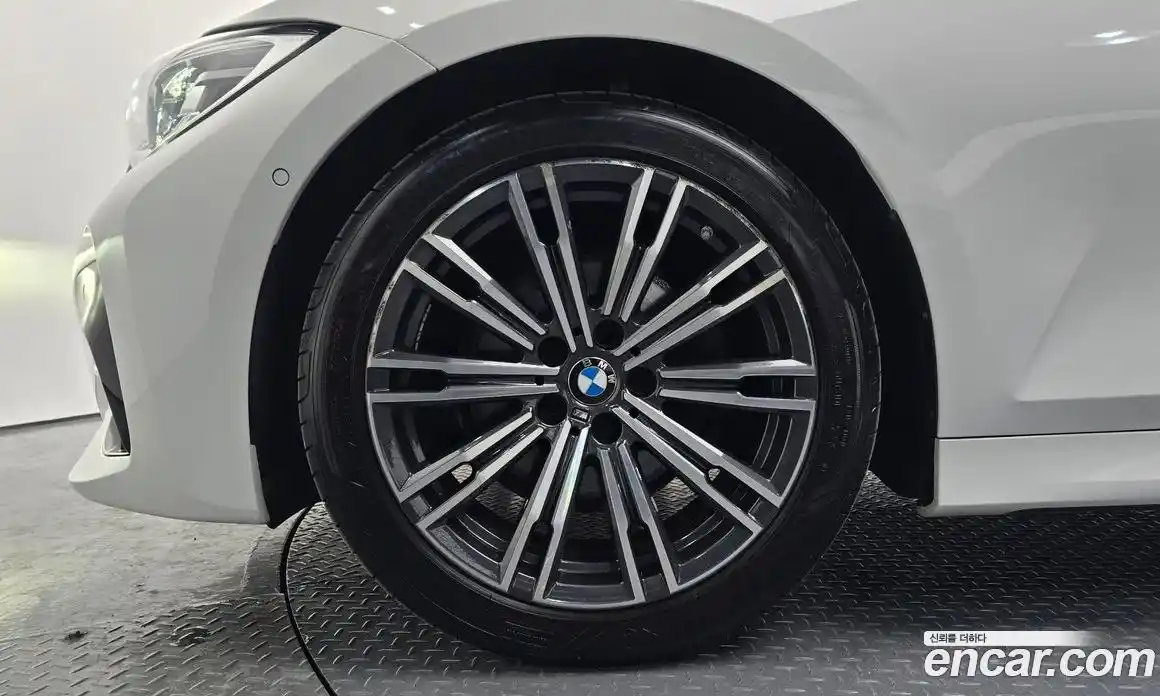 BMW 3-Series 2022 2.0 гидро, фото 4