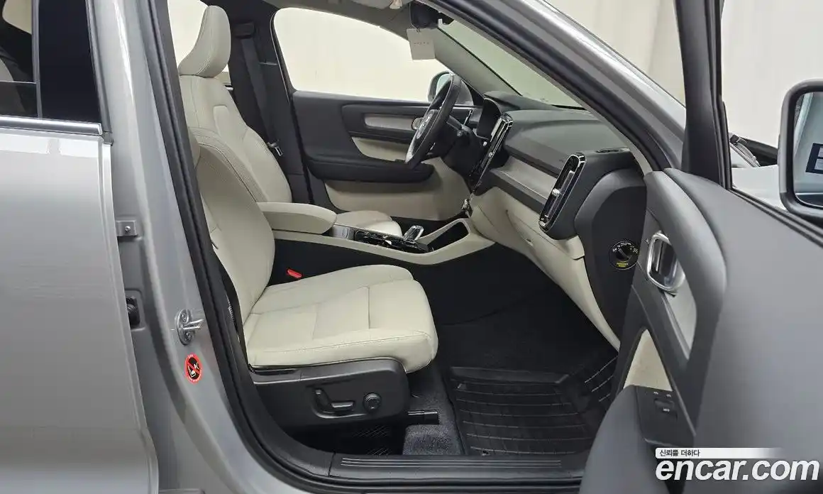 Volvo XC40 2024 2.0 гидро в Москве № 823902, фото 11