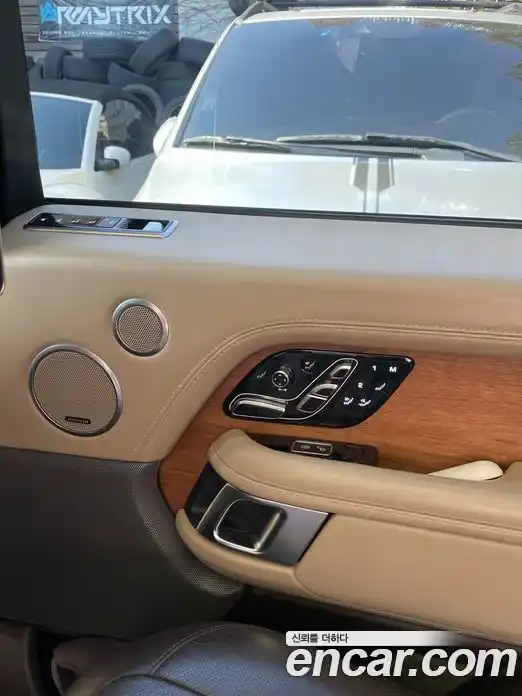 Land Rover Range-Rover 2020 4.4 гидро в Москве № 825180, фото 7
