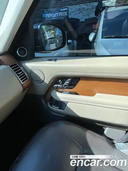 Land Rover Range-Rover 2020 4.4 гидро в Москве № 825180, фото 9