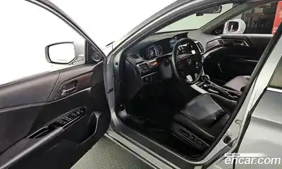 Honda Accord 2017 2.4 гидро в Москве № 826739, миниатюра 11
