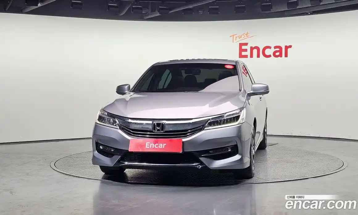 Honda Accord 2017 2.4 гидро в Москве № 826739, фото 3