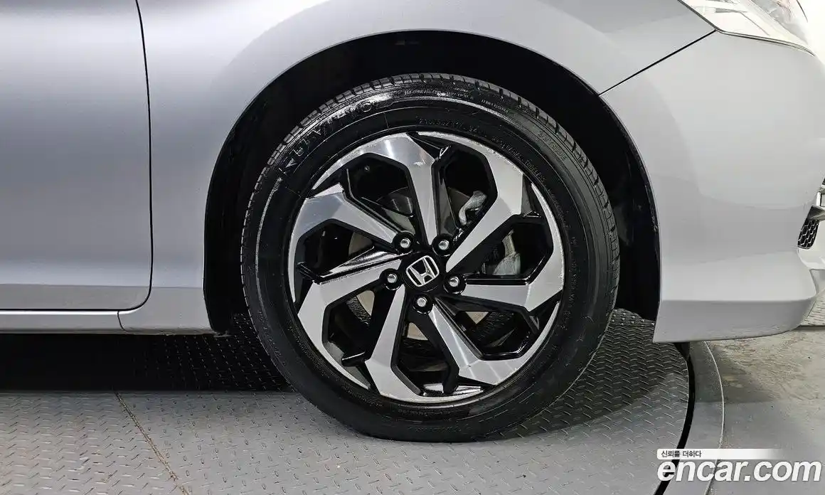 Honda Accord 2017 2.4 гидро в Москве № 826739, фото 5