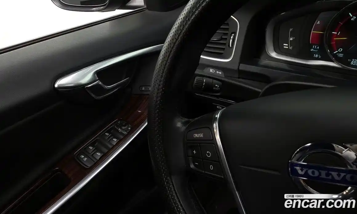 Volvo S60 2014 2.0 гидро в Москве № 894372, фото 17