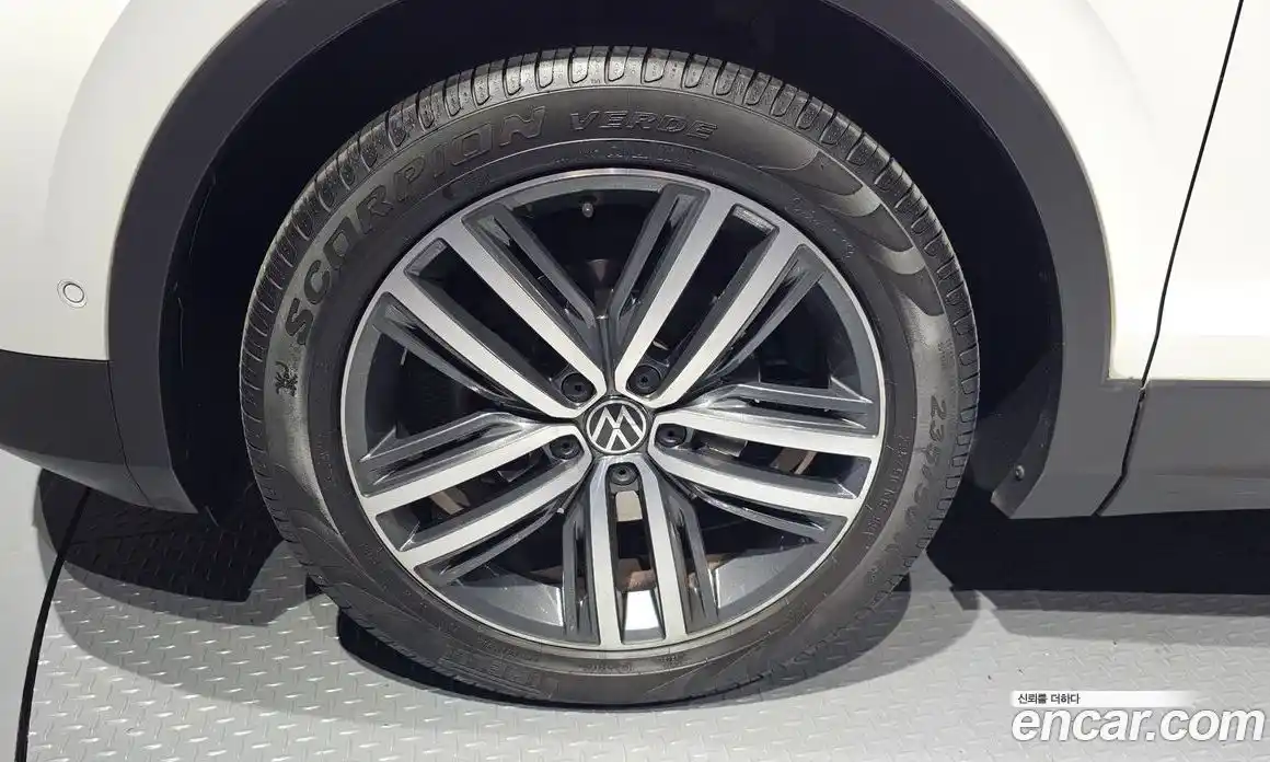 Volkswagen Tiguan 2022 2.0 гидро в Москве № 896038, фото 5