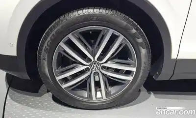 Volkswagen Tiguan 2022 2.0 гидро в Москве № 896038, миниатюра 5