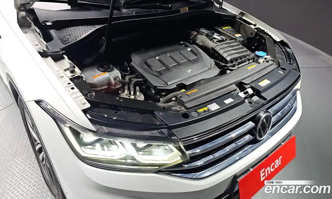 Volkswagen Tiguan 2022 2.0 гидро в Москве № 896038, фото 6