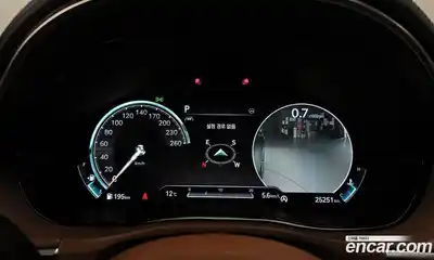 Genesis GV70 2021 2.5 Автомат в Москве № 930463, миниатюра 8