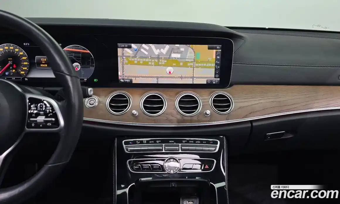 Mercedes-Benz E-Class 2019 2.0 гидро, фото 15