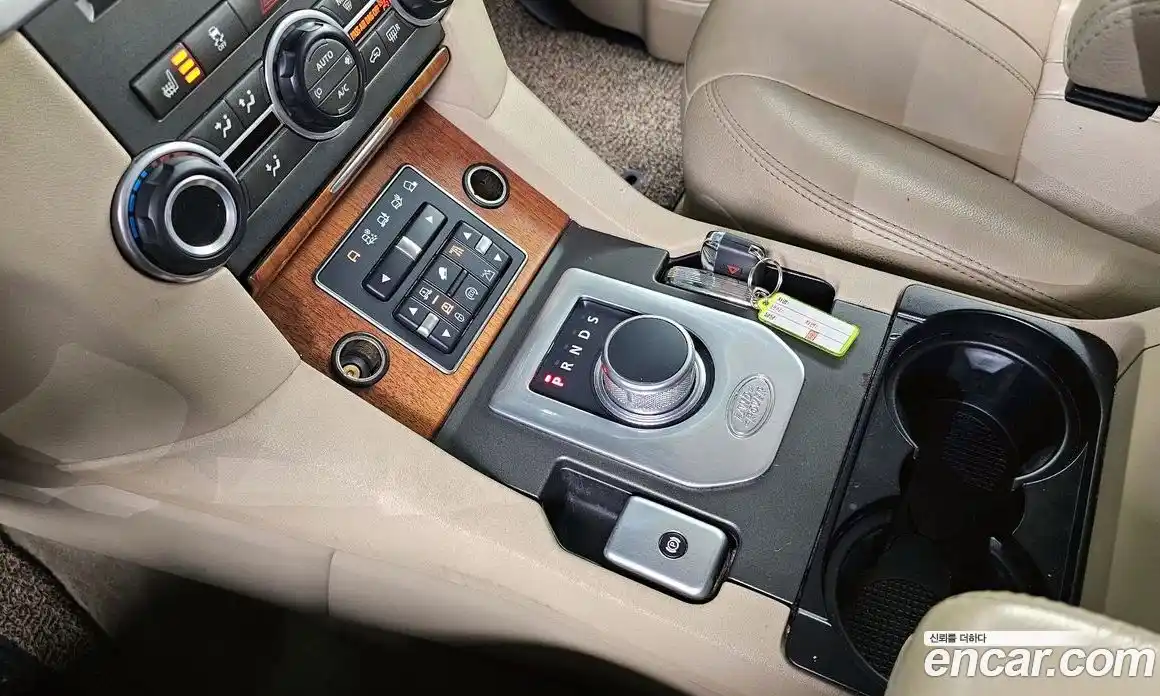 Land Rover Discovery 2016 3.0 гидро в Москве № 975671, фото 9