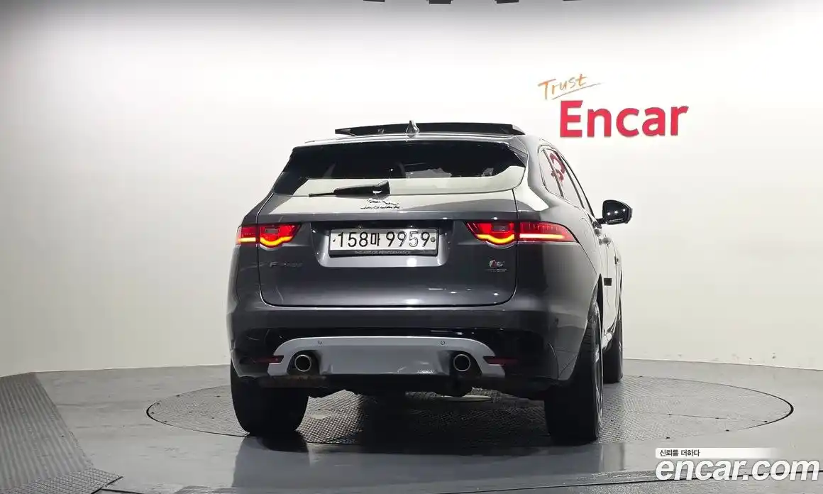 Jaguar F-Pace 2017 3.0 гидро в Москве № 976526, фото 4